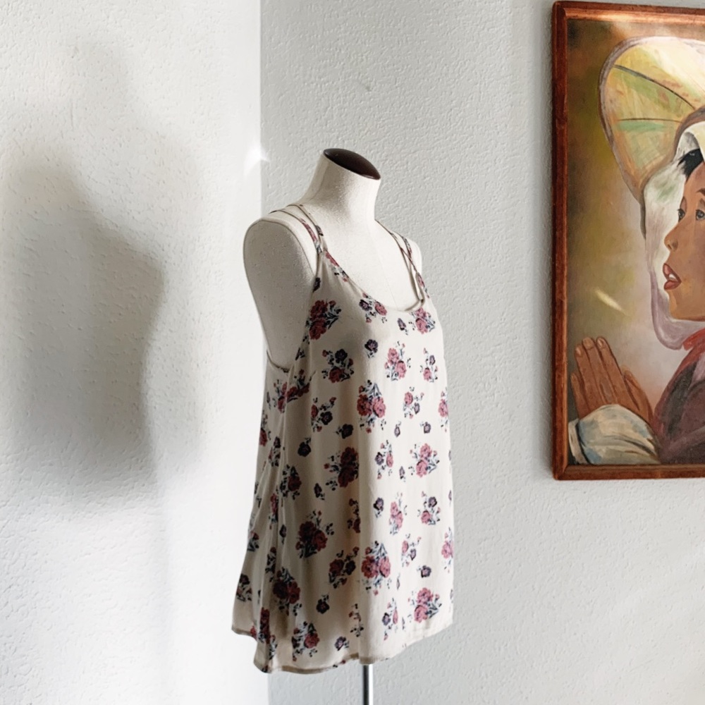 ⋒ AMERICAN EAGLE FLORAL TANK TOP ⋒